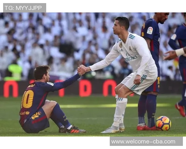 梅西与C罗再创辉煌38岁梅西17次入选最佳40岁C罗15次紧随其后